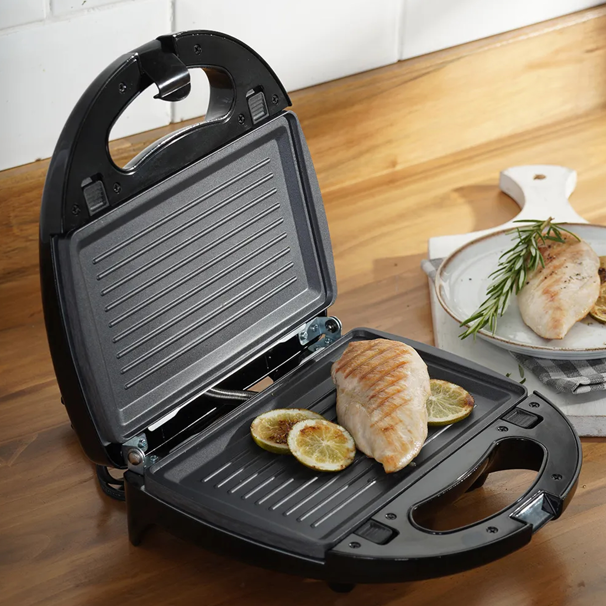 Sanduchera 3 en 1 Multifuncional 750W Universal L88331 -Negro - Imagen 3
