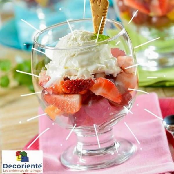 HELADO CON FRUTOS ROJOS