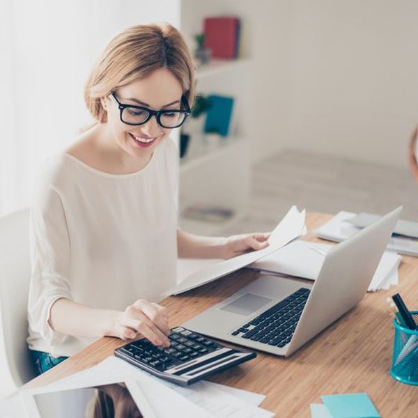 ¿ELEGISTE TRABAJAR EN CASA? VEA ALGUNOS DETALLES QUE MARCAN LA DIFERENCIA EN SU DÍA A DÍA